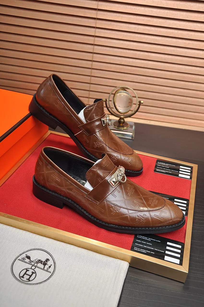Men's shoes💰480💶[HERMES] (sheepskin lining)🍀Italian top luxury🍀He does not pursue novel styles and gorgeous colors, but attracts the favor of successful men with his flawless, elegant and classic style! This very, very comfortable, simple and stable style makes it easy to match any style! The pattern is absolutely 1:1 refined from the original case, and we strive for excellence in materials, imported cowhide + cowhide lining💪💪💪extraordinary texture👍! .Black brown code number: 38 to 45 (45 customized)